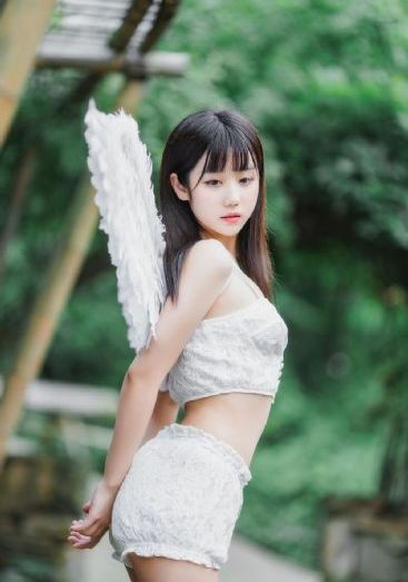 国产成人精品美女在线_超清电影完整版